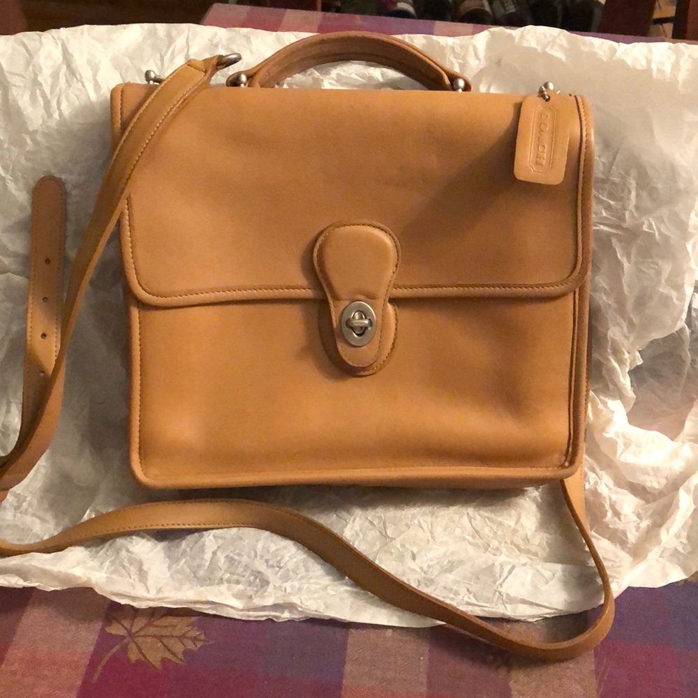Coach leather shoulder bag